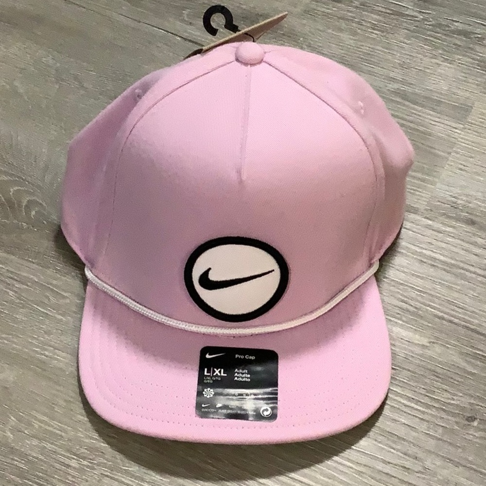 Nike light Pink Snapback Hat with round Swoosh patch